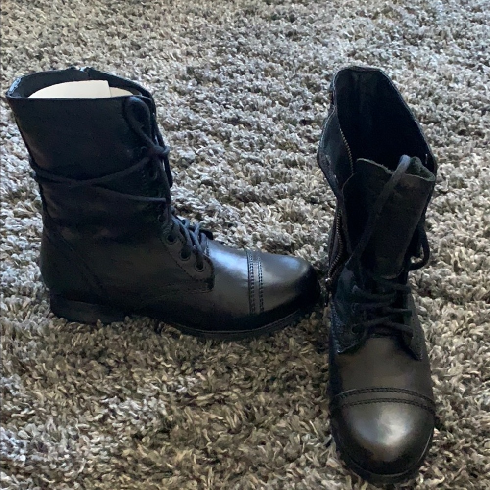 Steve Madden Troopa boot